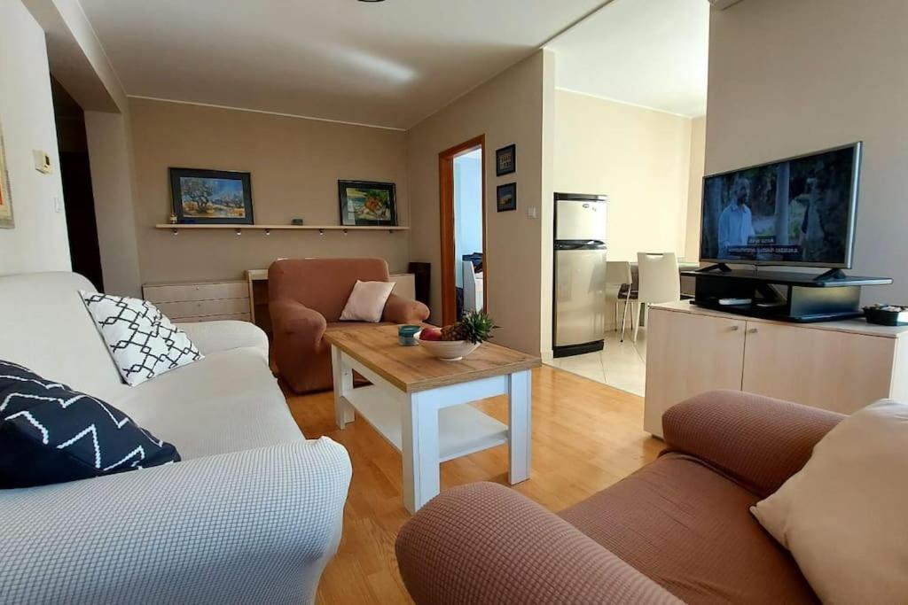 Apartman Ana Pula - Calm, Free Parking, Close To Center Esterno foto
